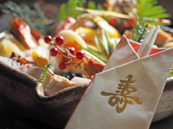 おせち料理の意味と重箱は何段にするといいの?祝い箸とは?