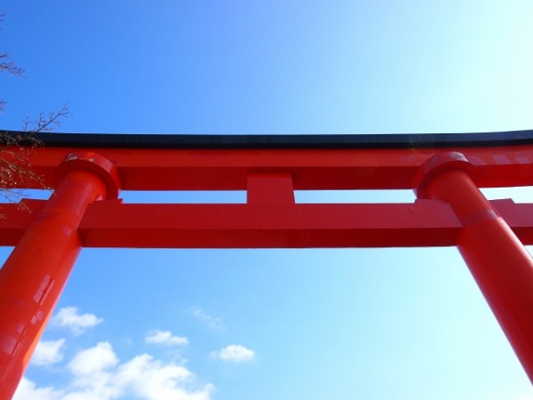 初詣に行く理由と時期はいつまで?神社とお寺はどちらに行けばいい?