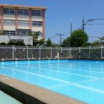 子供の学校用水着の選び方。プールバッグやバスタオルはどうする?