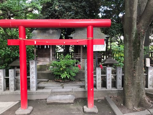 稲毛神社の境内社・第六天神社と堀田稲荷神社