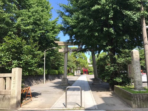 稲毛神社の裏側の鳥居