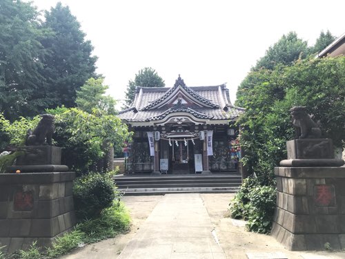 若宮八幡宮の狛犬と拝殿